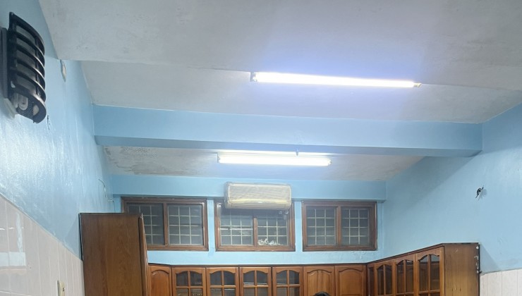 CHO THUÊ NHÀ MẶT PHỐ Ô TÔ TRÁNH GIÁP BÁT, 5 TẦNG, 70M2, MT 6M, 6 NGỦ, 6 WC, 22 TRIỆU